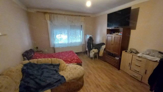 Eladó családi ház, Szolnokon 37.7 M Ft, 4 szobás