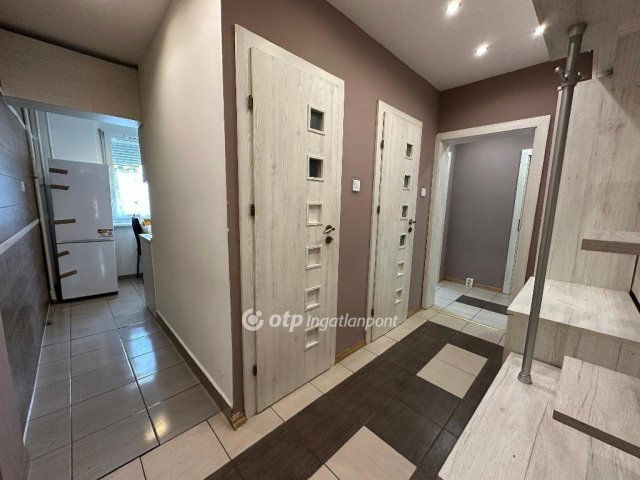 Eladó panellakás, Nyíregyházán 57 M Ft, 1+2 szobás