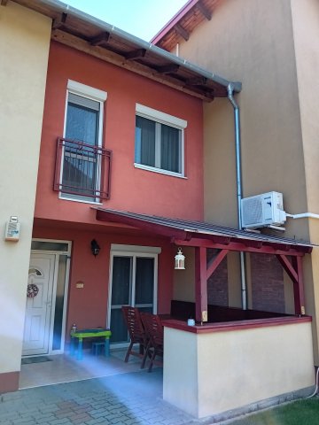 Kiadó sorház, albérlet, Győrött 500 E Ft / hó, 4 szobás