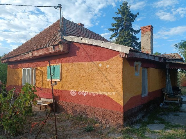 Eladó nyaraló, Tiszakécskén 18.9 M Ft, 2 szobás