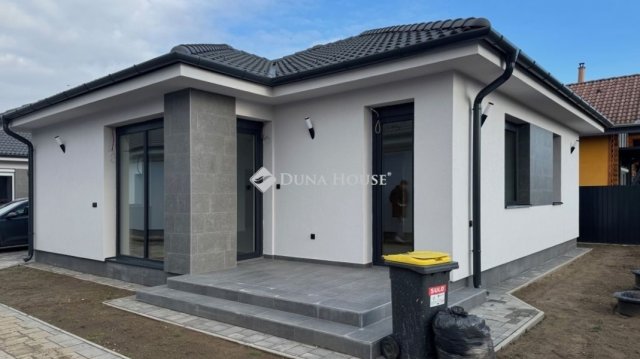 Eladó családi ház, Hajdúsámsonon 79.9 M Ft, 4 szobás