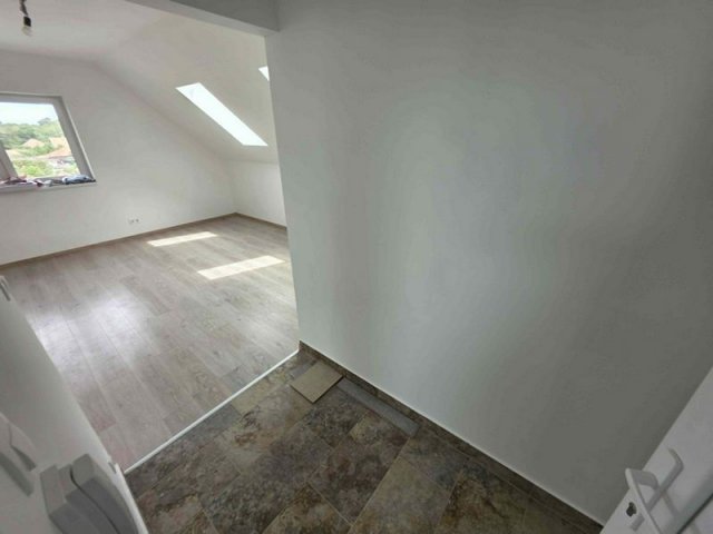 Eladó téglalakás, Besnyőn 39.9 M Ft, 2+1 szobás