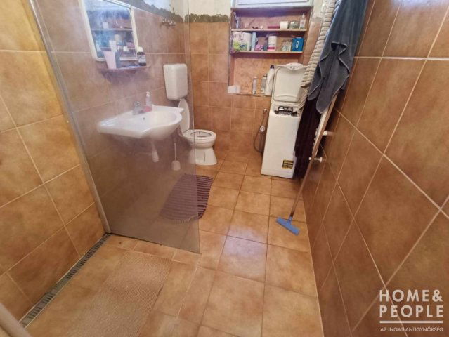 Eladó családi ház, Üllésen 36.999 M Ft, 3 szobás