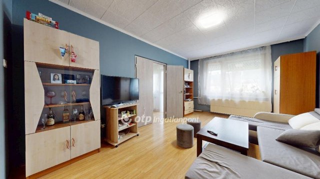 Eladó panellakás, Miskolcon 35.9 M Ft, 2+1 szobás