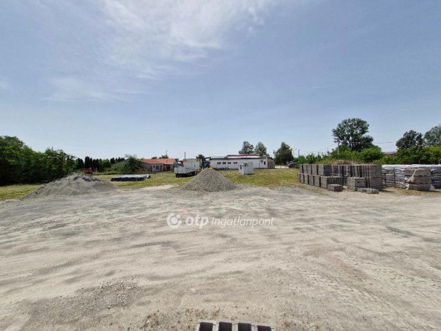 Eladó ipari ingatlan, Tolnán 136.9 M Ft / költözzbe.hu
