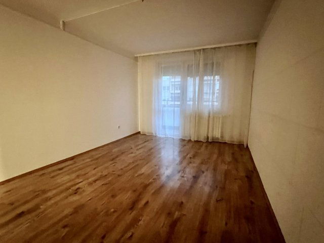 Kiadó téglalakás, albérlet, Kazincbarcikán, Deák Ferenc téren