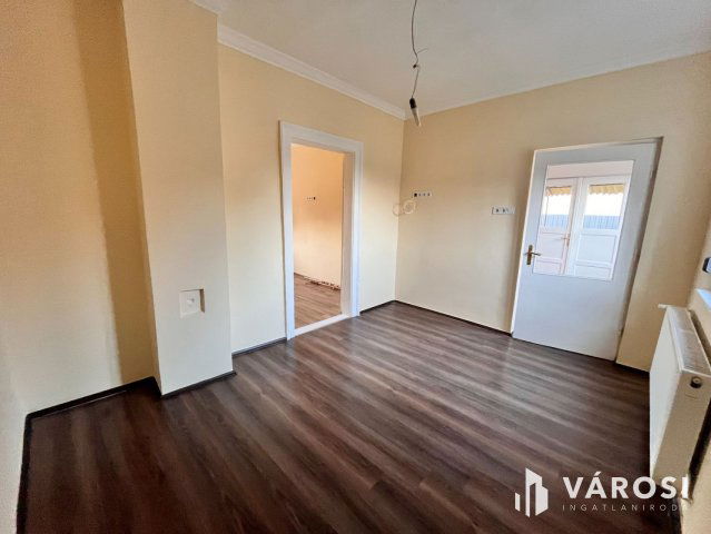 Eladó családi ház, Debrecenben 49.9 M Ft, 3 szobás