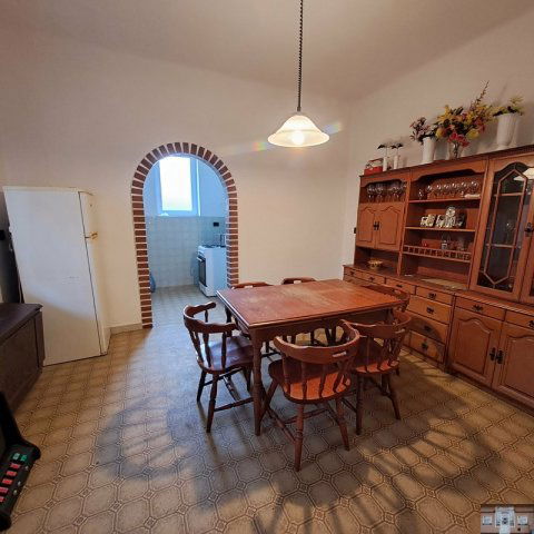 Eladó családi ház, Monoron 32.9 M Ft, 1 szobás