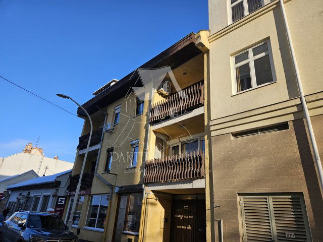 Kiadó téglalakás, albérlet, Szolnokon 200 E Ft / hó, 3 szobás