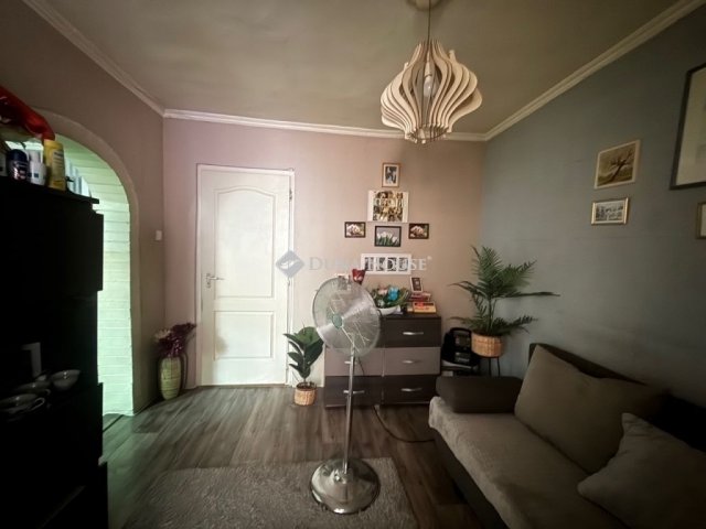 Eladó családi ház, Budapesten, IV. kerületben 38 M Ft, 2 szobás