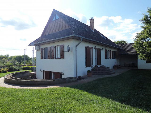 Eladó családi ház, Nagykörűn 115 M Ft, 6 szobás
