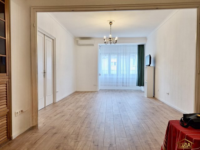 Kiadó téglalakás, albérlet, I. kerületben, Attila úton