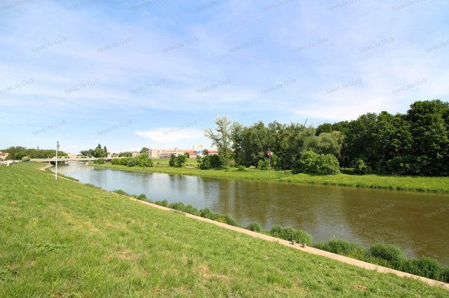 Eladó téglalakás, Győrött 89 M Ft, 3 szobás