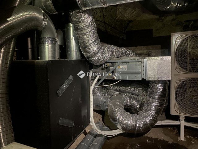 Eladó iroda, Budapesten, VI. kerületben 179 M Ft, 8 szobás