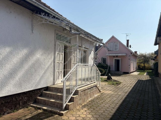 Eladó családi ház, Gyulán 76.5 M Ft, 6 szobás