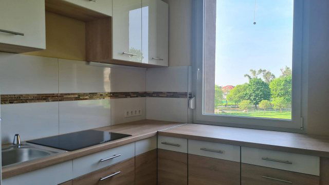 Eladó panellakás, Budapesten, XXI. kerületben 55 M Ft, 2 szobás
