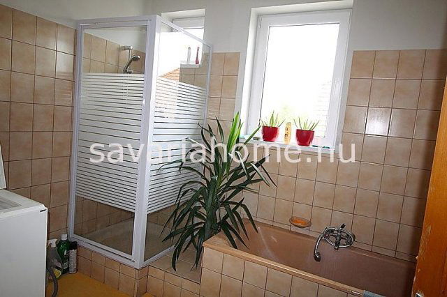 Eladó családi ház, Bükön 70 M Ft, 8 szobás
