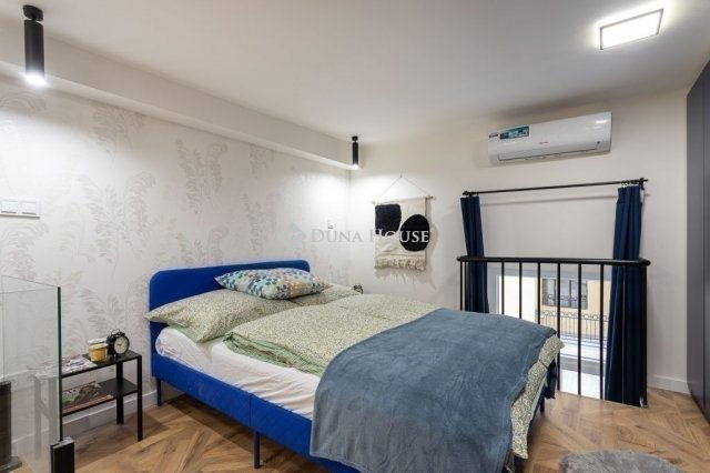 Eladó téglalakás, Budapesten, VI. kerületben 50 M Ft, 1 szobás