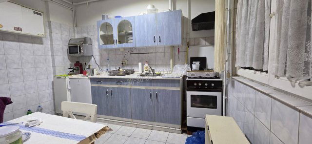 Eladó téglalakás, Dunaújvárosban 19.9 M Ft, 1 szobás