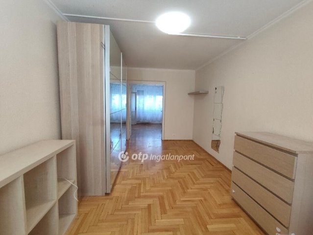 Eladó panellakás, Budaörsön 69.5 M Ft, 2 szobás