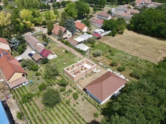 Eladó ikerház, Kókán 60.9 M Ft, 4 szobás / költözzbe.hu