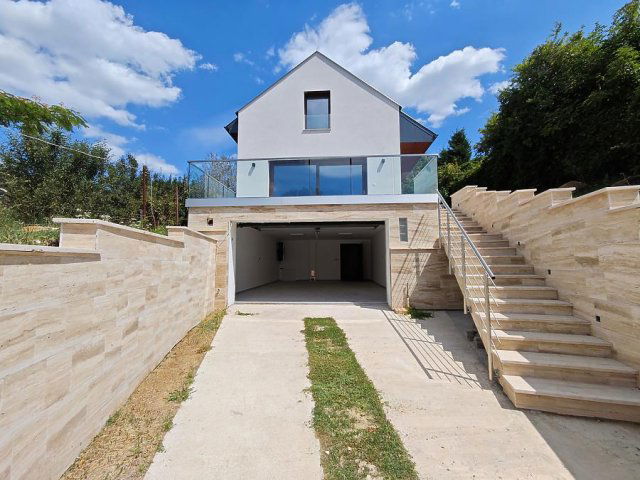 Eladó családi ház, Budapesten, II. kerületben 299 M Ft, 4 szobás