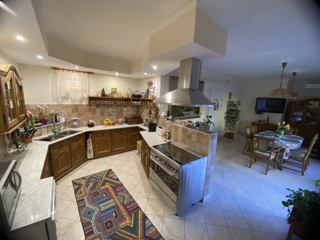 Eladó családi ház, Fóton 199 M Ft, 5 szobás