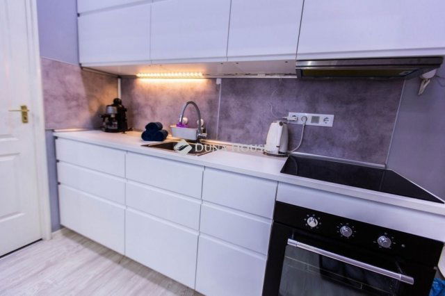 Eladó téglalakás, Budapesten, VI. kerületben 149 M Ft, 5 szobás