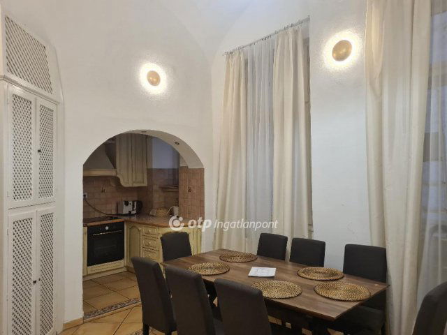 Eladó téglalakás, Budapesten, V. kerületben 109 M Ft, 2 szobás