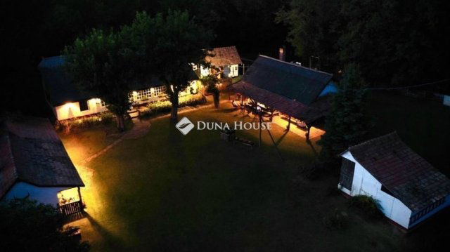 Eladó családi ház, Táborfalván 82.032 M Ft, 5 szobás