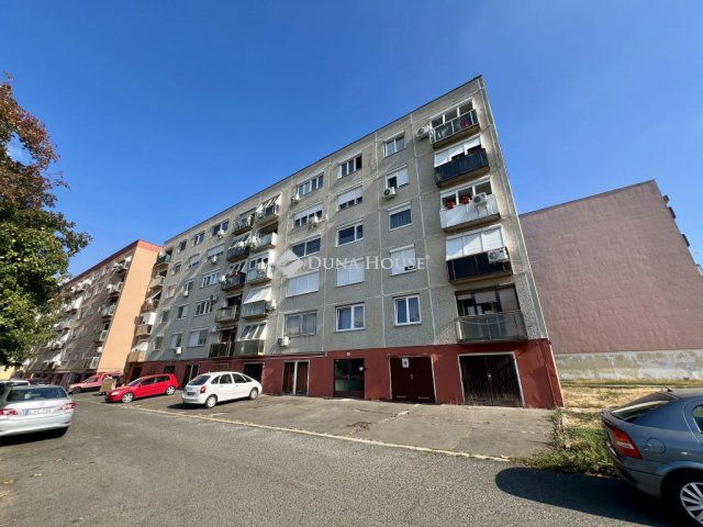 Eladó panellakás, Pécsett, Eszék utcában 47.9 M Ft, 2 szobás