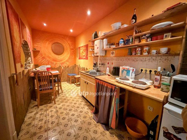 Eladó téglalakás, Budapesten, VII. kerületben 64.9 M Ft