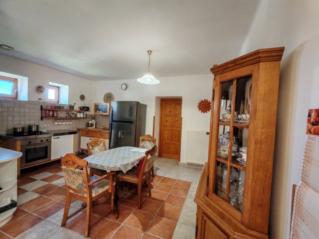 Eladó családi ház, Csabdiban 140 M Ft, 4+1 szobás
