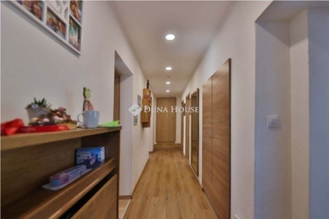 Eladó családi ház, Pécsett 96.5 M Ft, 3 szobás