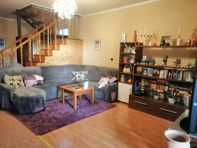 Eladó családi ház, Ácson 65 M Ft, 5 szobás