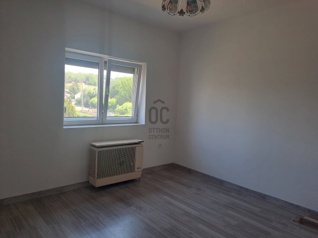Eladó családi ház, Bényén 53 M Ft, 3 szobás