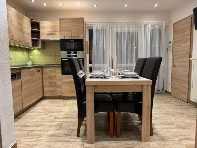 Eladó családi ház, Balatonkenesén 162.9 M Ft, 4 szobás