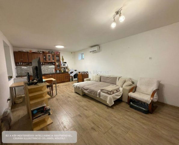 Eladó családi ház, Neszmélyen, Fő utcában 28.9 M Ft, 3 szobás