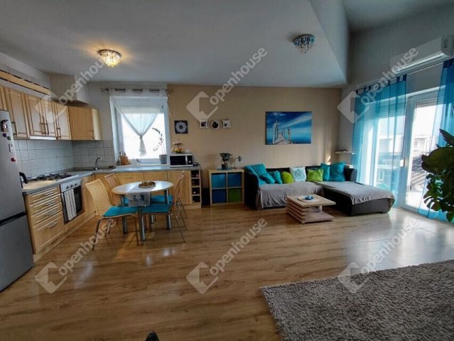 Eladó téglalakás, Győrött 79 M Ft, 3 szobás