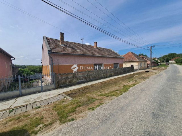 Eladó családi ház, Döbröközön 8.5 M Ft, 2 szobás