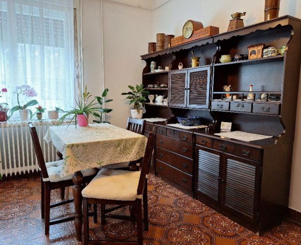 Eladó családi ház, Hévízen 110 M Ft, 8 szobás