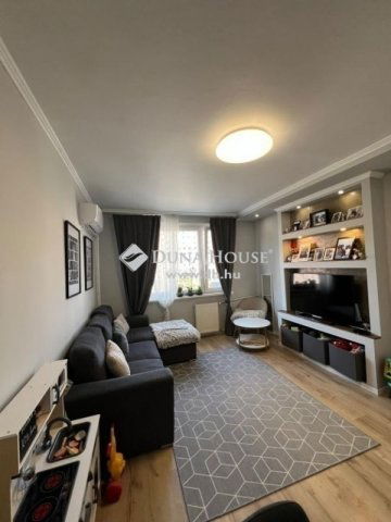 Eladó panellakás, Budapesten, XV. kerületben 68 M Ft, 2 szobás