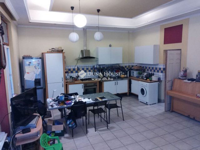 Eladó téglalakás, Budapesten, VIII. kerületben 90 M Ft, 4 szobás