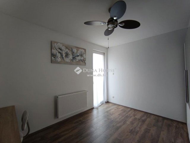 Eladó családi ház, Pomázon 199.5 M Ft, 6 szobás