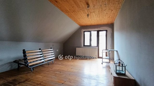 Eladó családi ház, Gödöllőn 159 M Ft, 9+1 szobás