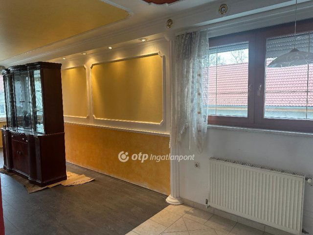 Eladó téglalakás, Szigetváron 29.9 M Ft, 2+1 szobás