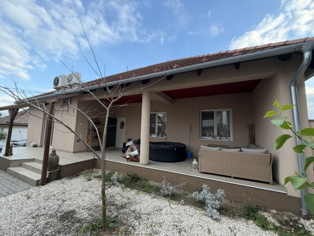 Eladó családi ház, Mogyoródon, Bocskai úton 123 M Ft