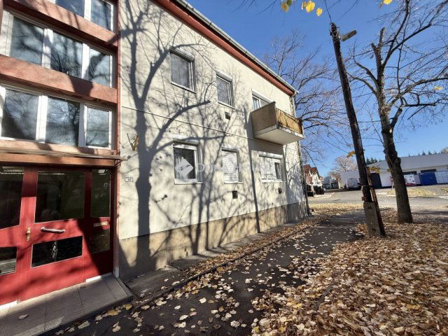 Kiadó téglalakás, albérlet, Pécsett, Endre utcában, 1 szobás