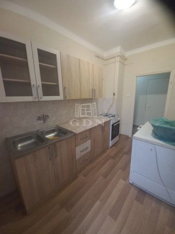 Eladó panellakás, Baján 41 M Ft, 2 szobás / költözzbe.hu