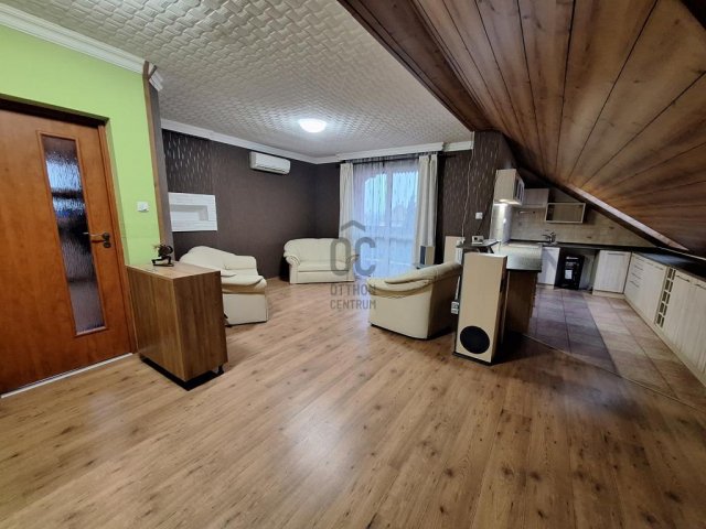 Eladó családi ház, Üllőn 117 M Ft, 6 szobás